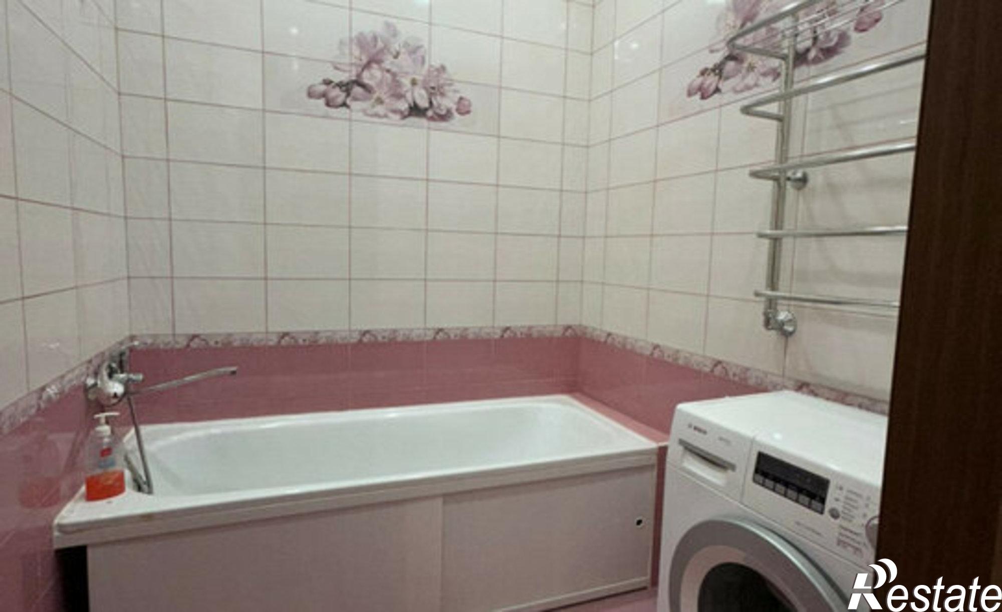 Купить квартиру за 9 000 000 рублей на Черноморская улица, 56