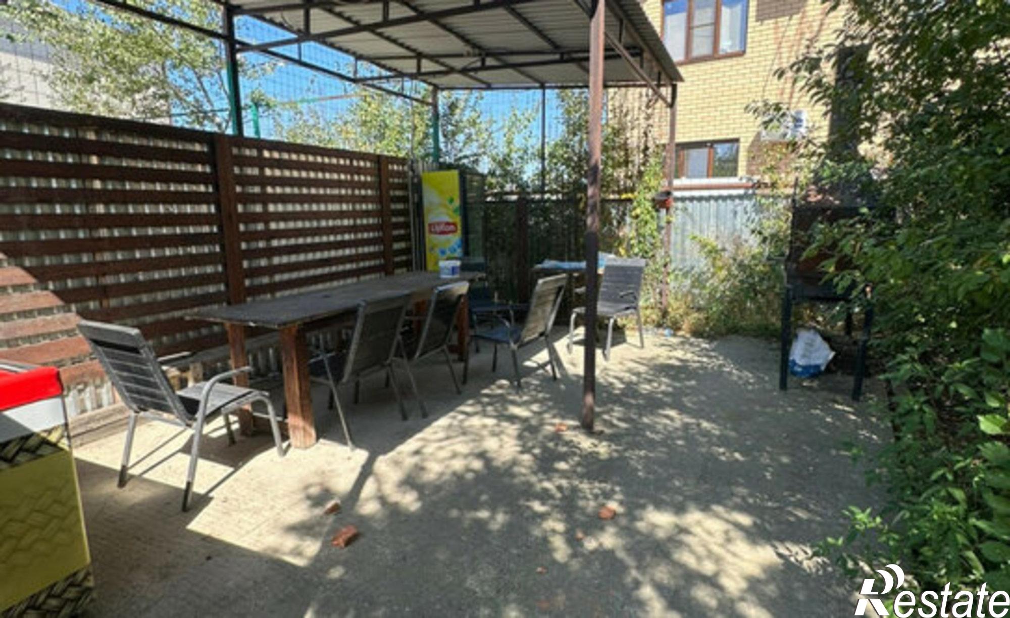 Купить квартиру за 9 000 000 рублей на Черноморская улица, 56