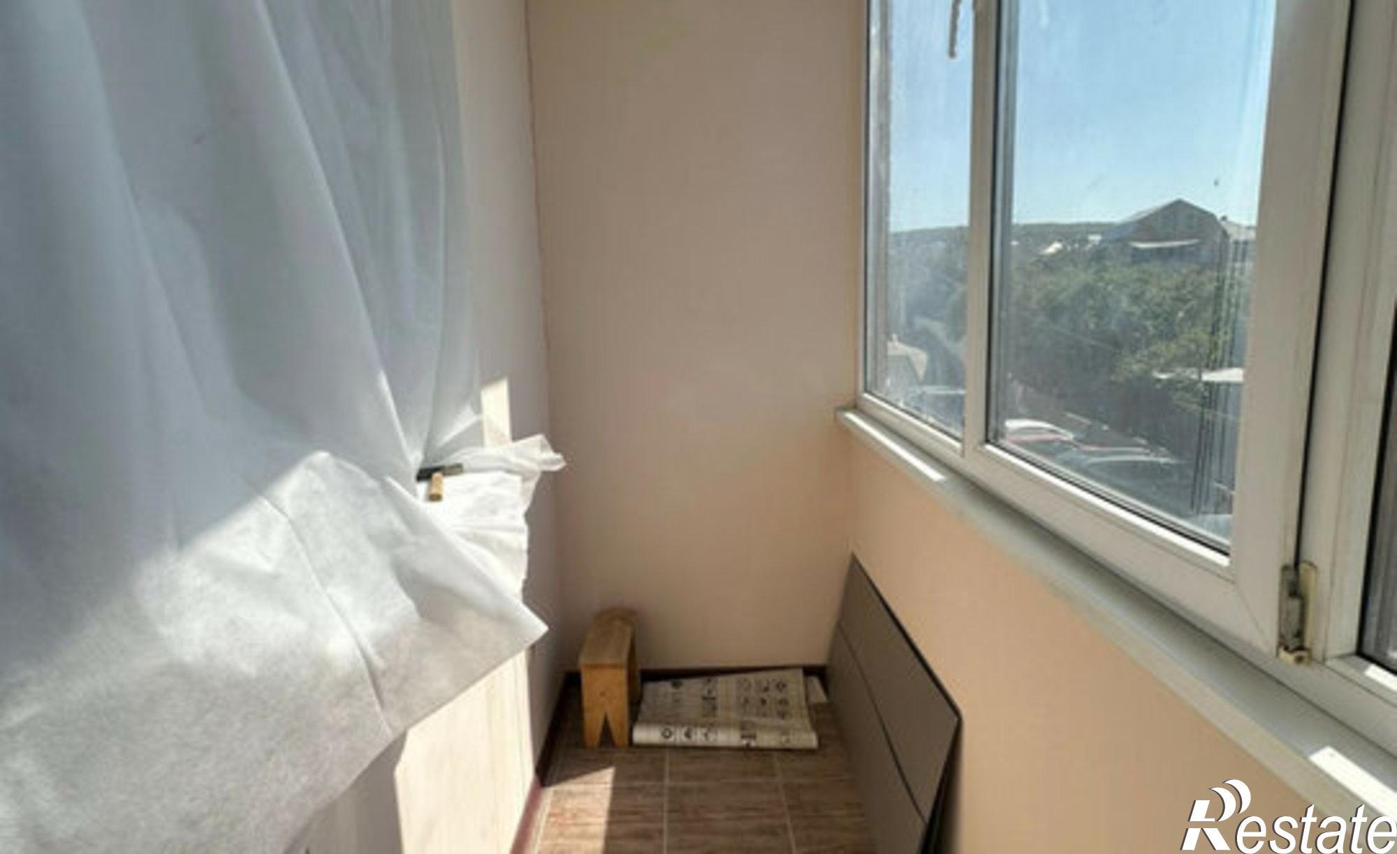 Купить квартиру за 9 000 000 рублей на Черноморская улица, 56