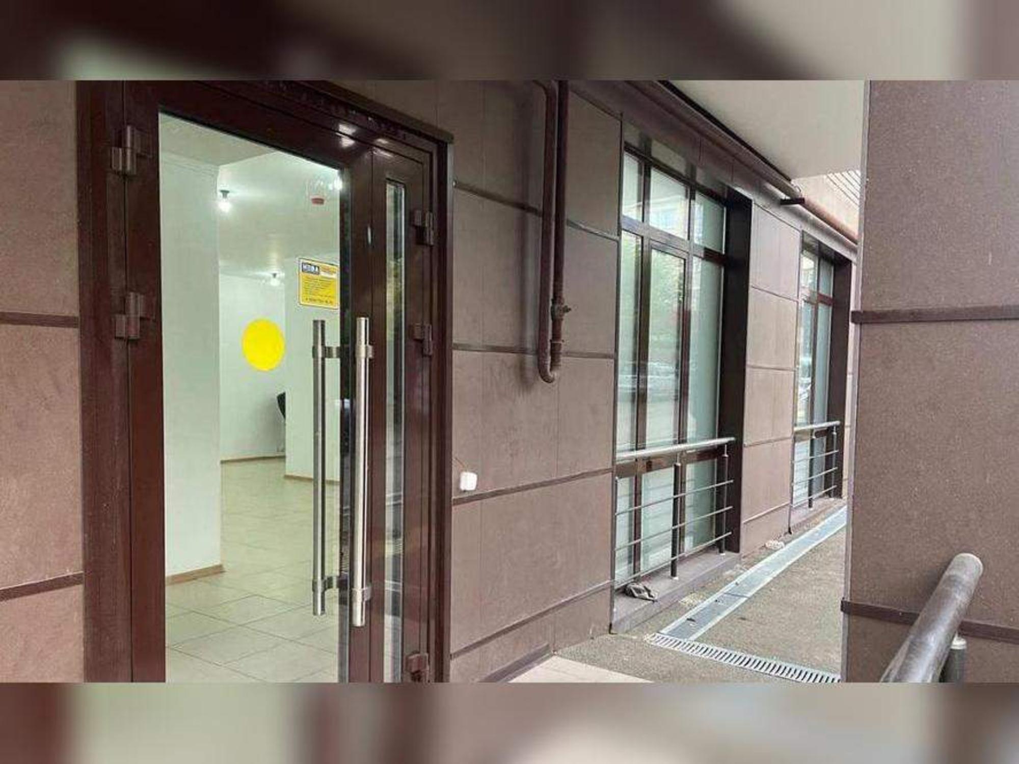 Купить офис, помещение под офис за 9 640 000 рублей на Ленина улица, д.8