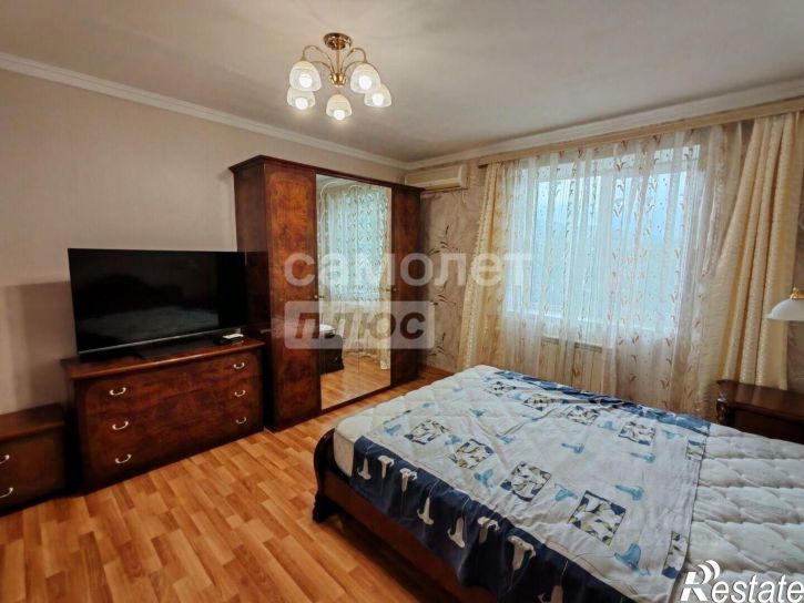 2-комн квартира ул Закруткина, 77,  д. 77